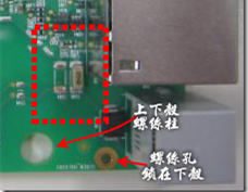 有人認(rèn)為電容旁邊已經(jīng)有螺絲將電路板固定于機(jī)殼上了，不應(yīng)該發(fā)生電路板彎曲的現(xiàn)象才對(duì)。