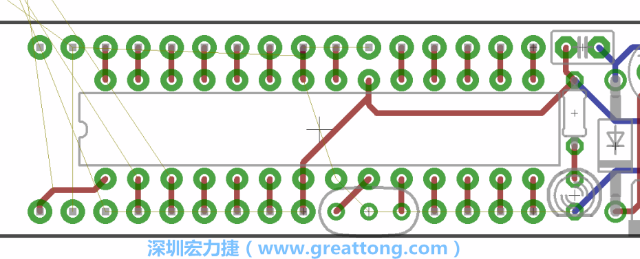 諧振器應(yīng)擺放在ATmega微控制器的針腳8、9和10旁邊，在共鳴器和微控制器中間的高頻信號線應(yīng)該要愈短愈好，此外，其它的信號線應(yīng)該要遠離這個區(qū)域且配置在諧振器的下方，這樣做是為了防止不必要的無線電波干擾。