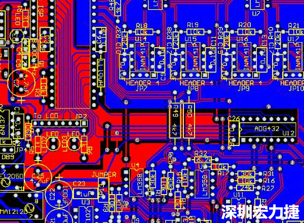 一般產(chǎn)品的PCB設(shè)計，多數(shù)先決定元件布局，再進(jìn)行線路連接，于元件位置就先改善干擾問題，再從線路細(xì)節(jié)著手改善產(chǎn)品。