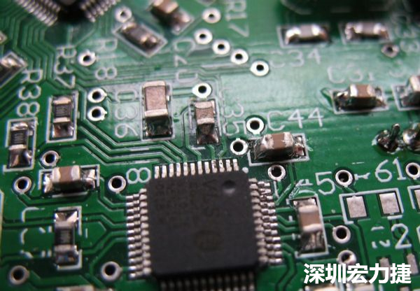 音訊電路訊號品質(zhì)，是影響操作體驗的關(guān)鍵，電路布局要特別注意。