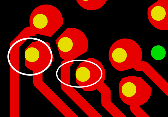 PCB生產(chǎn)會(huì)產(chǎn)生同一方向性的小小量偏移，焊盤被削的方向無規(guī)則，最惡劣的情況還會(huì)出現(xiàn)個(gè)別孔破焊環(huán)